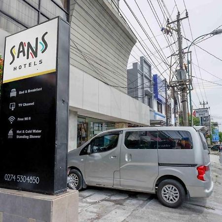 Sans Hotel Ekkon Yogyakarta By Reddoorz Ngabean ภายนอก รูปภาพ